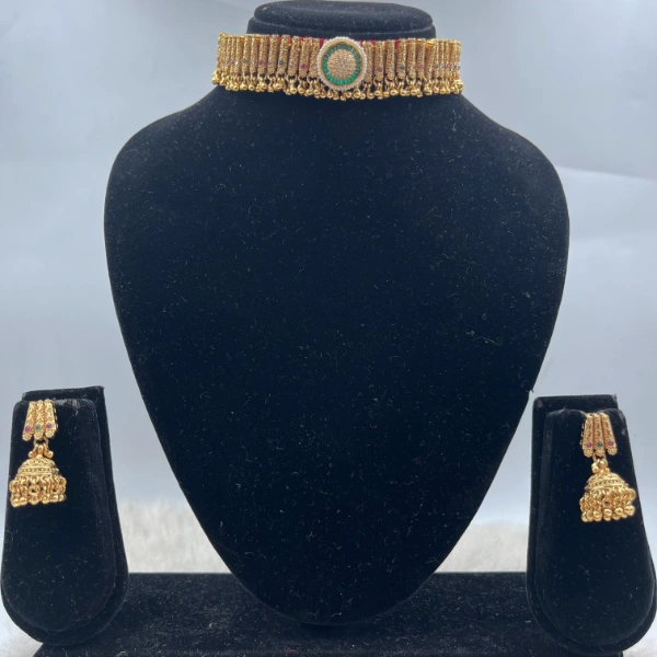 Green Round Golden Rajwadi Necklace Set