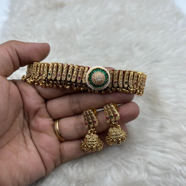 Green Round Golden Rajwadi Necklace Set3